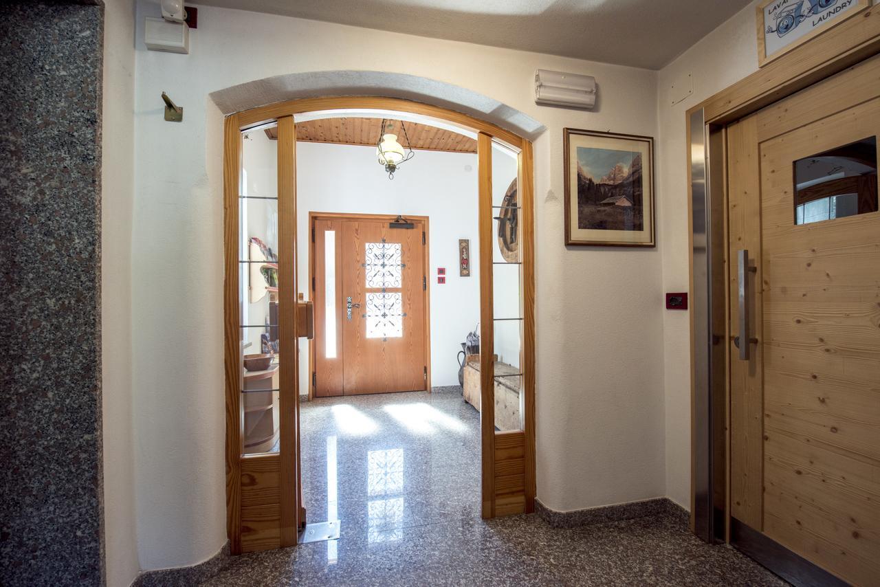 Appartamenti Residence La Roggia Pozza di Fassa Exterior foto